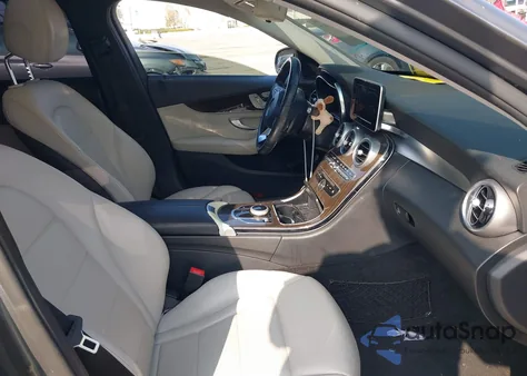 2017 Mercedes-Benz C 300 из США, поврежденный, VIN 55SWF4JB7HU190021